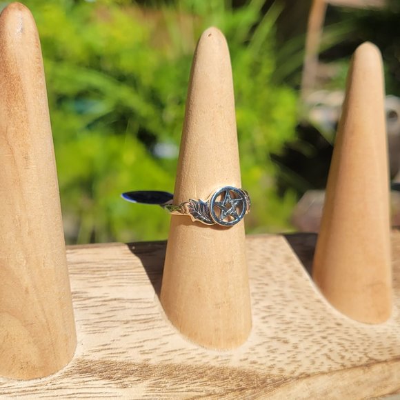 Celtic Oakleaf Pentacle Sterling Silver Ring NWT, Size 5 and 7 - Picture 4 of 5